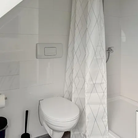 6 Detached House - Messe Fair 10min Tatil Evi